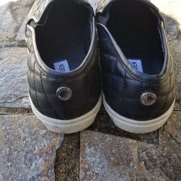 Steve Madden Ecentrco Quilted Slide On Sneakers 8 - Picture 3 of 8